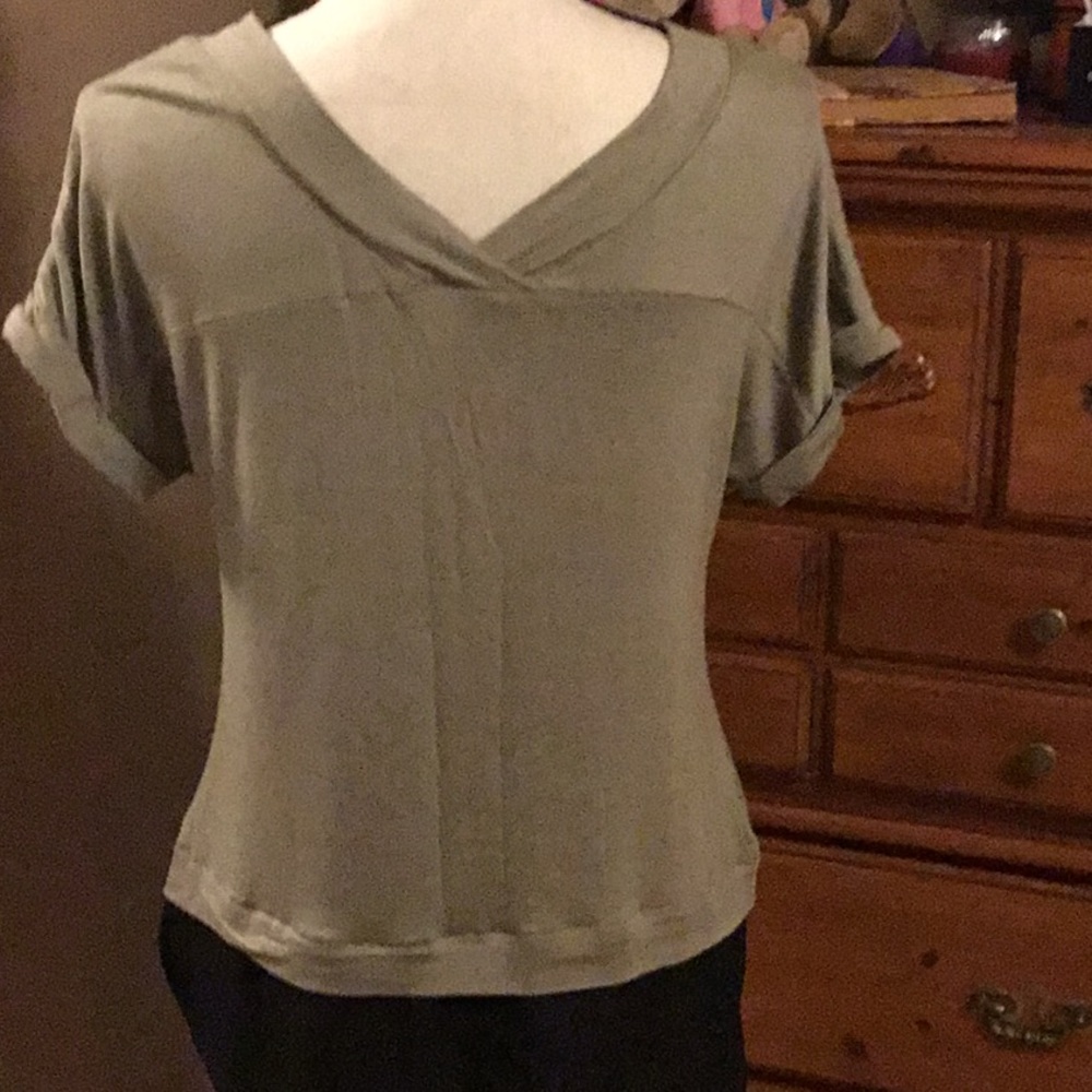 Top - Picture 2 of 4